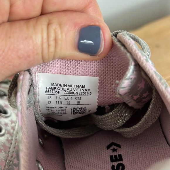 Converse silver pink star low top all star chuck Taylor youth size 12 - Picture 7 of 8